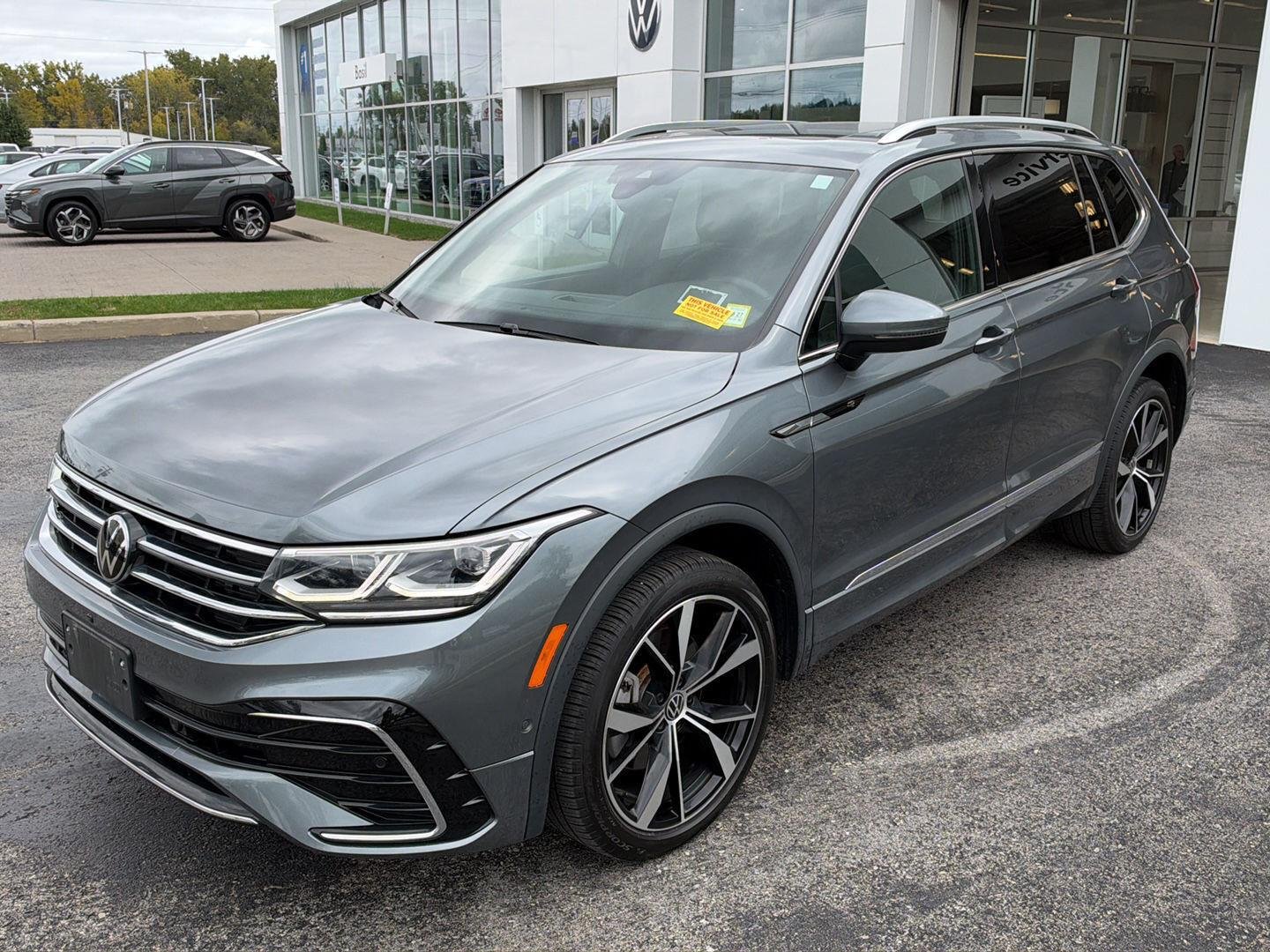 Certified Used 2024 Platinum Gray Metallic Volkswagen SEL R-Line image 3