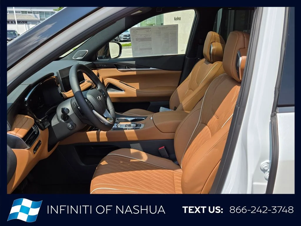 New 2027 2T RAD WHT INFINITI Autograph AWD image 3