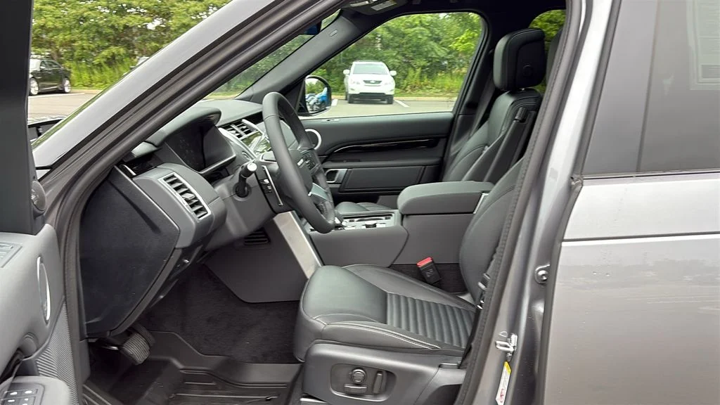New 2026 Eiger Grey LAND ROVER S image 9