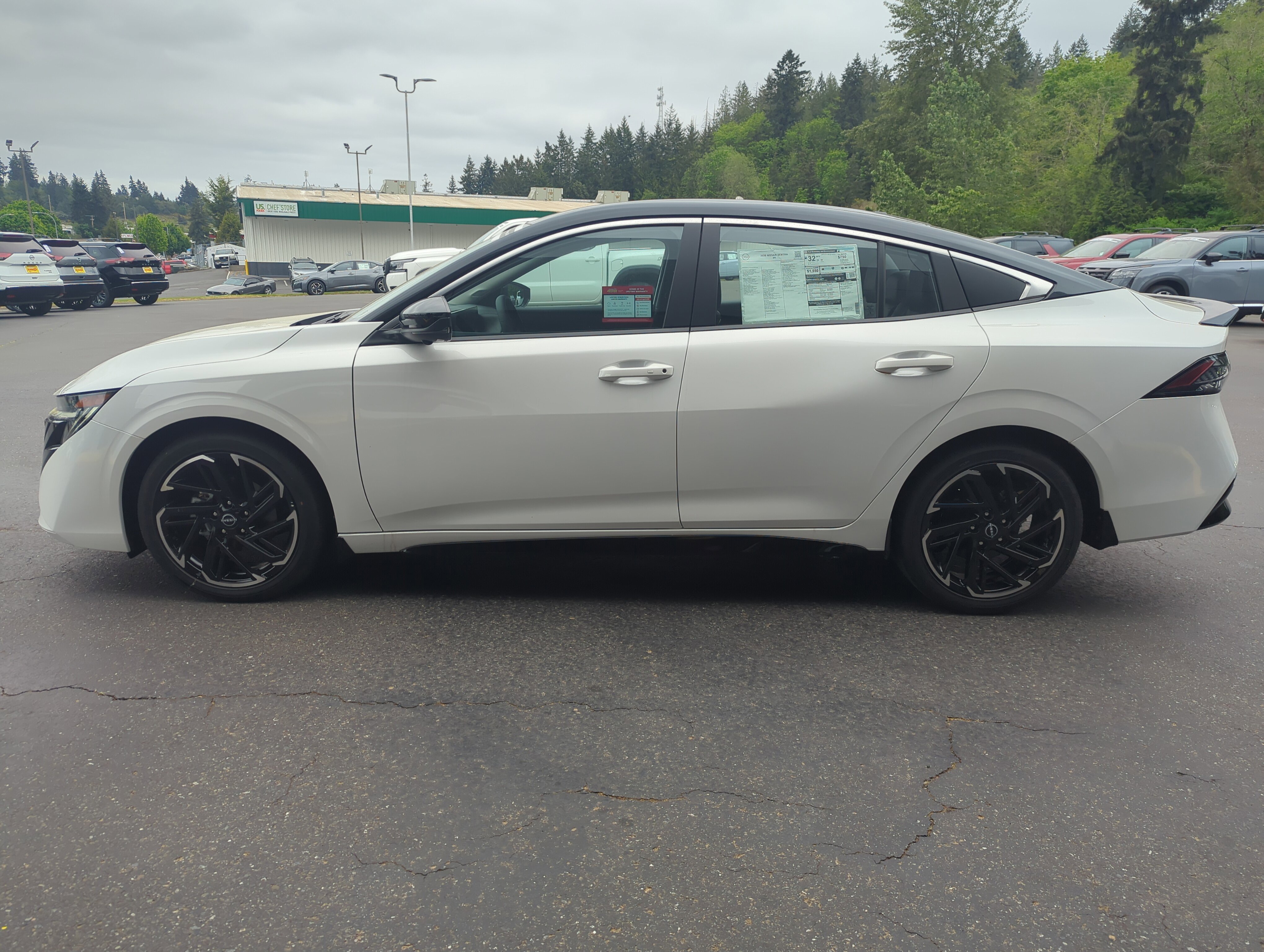 New 2026 Aspen White Tricoat/Super Black Nissan SR image 2