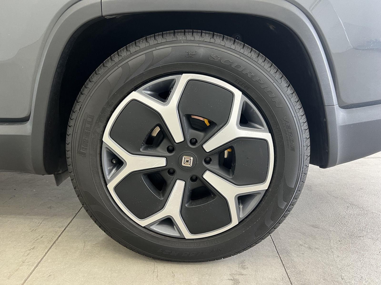 2024 Rivian R1S Adventure - Photo 10