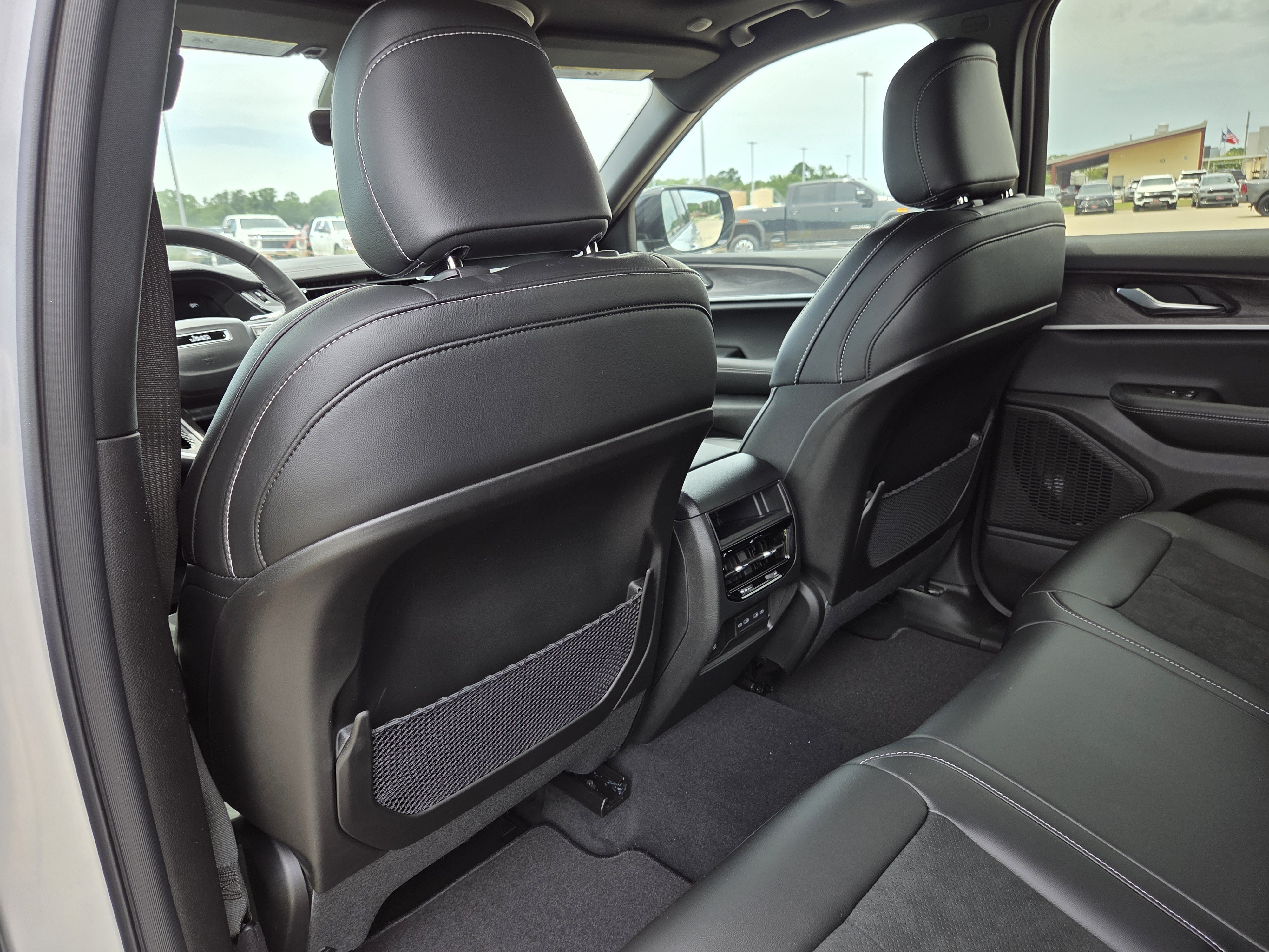New 2026 Silver Zynith Jeep Laredo Altitude image 26