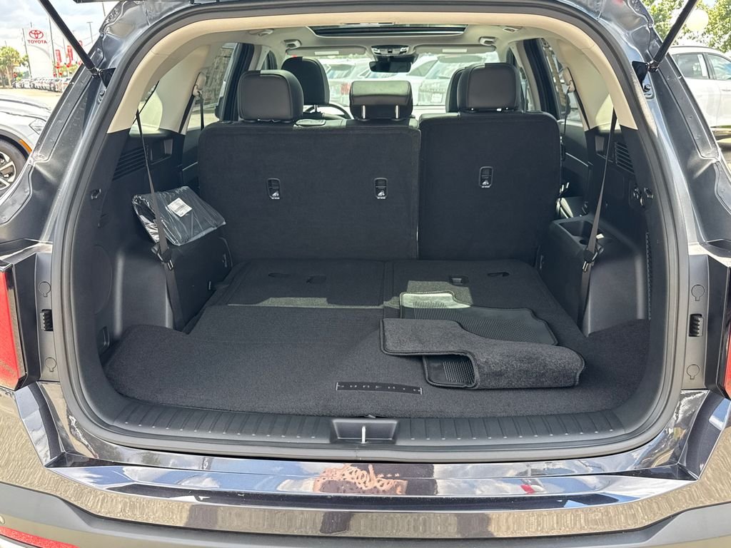 Used 2025 Gray Kia S image 18