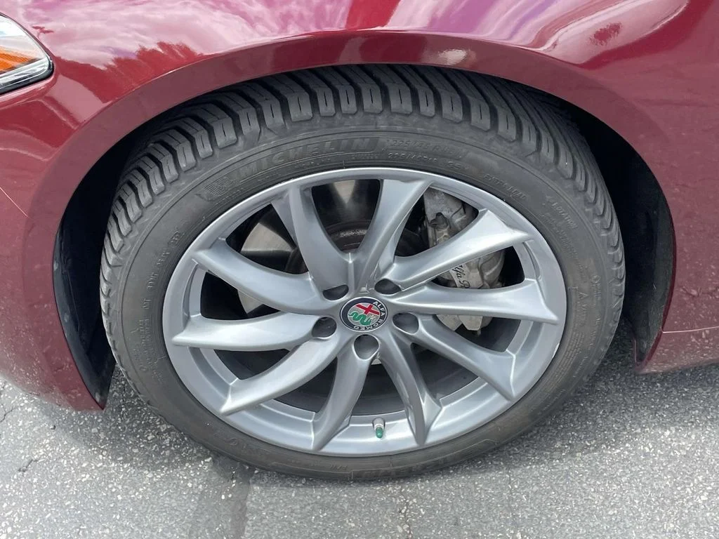 Used 2017 Red Metallic Alfa Romeo Base image 12