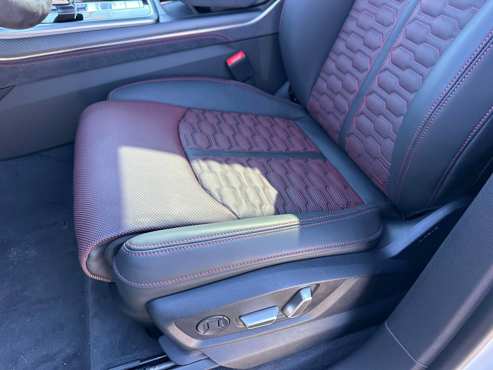 2026 Audi RS Q8 Base - Photo 21
