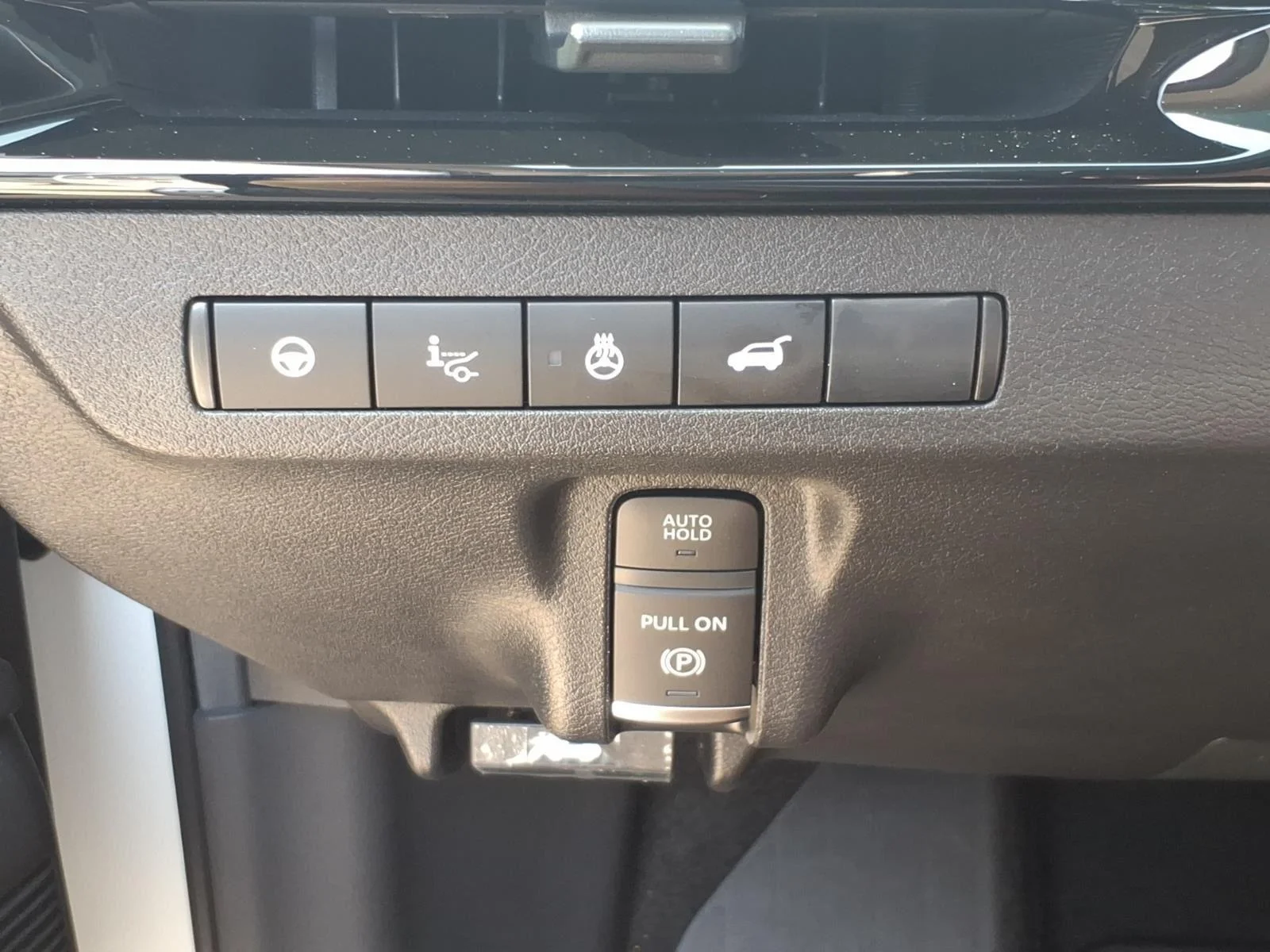 Used 2025 Everest White Pearl Tricoat Nissan Platinum image 15