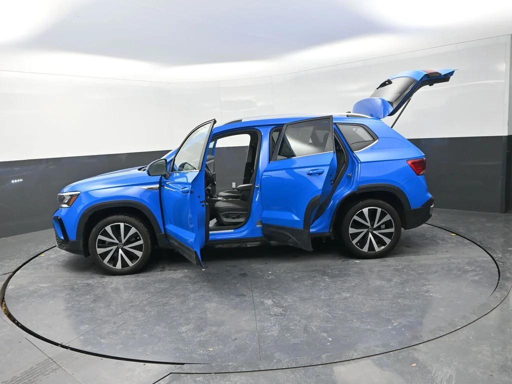 Used 2023 Blue Volkswagen 1.5T SE image 34
