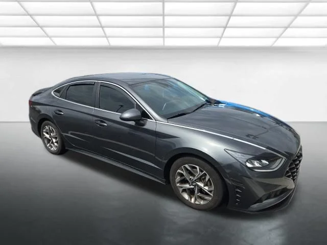 Used 2021 Gray Hyundai SEL image 3