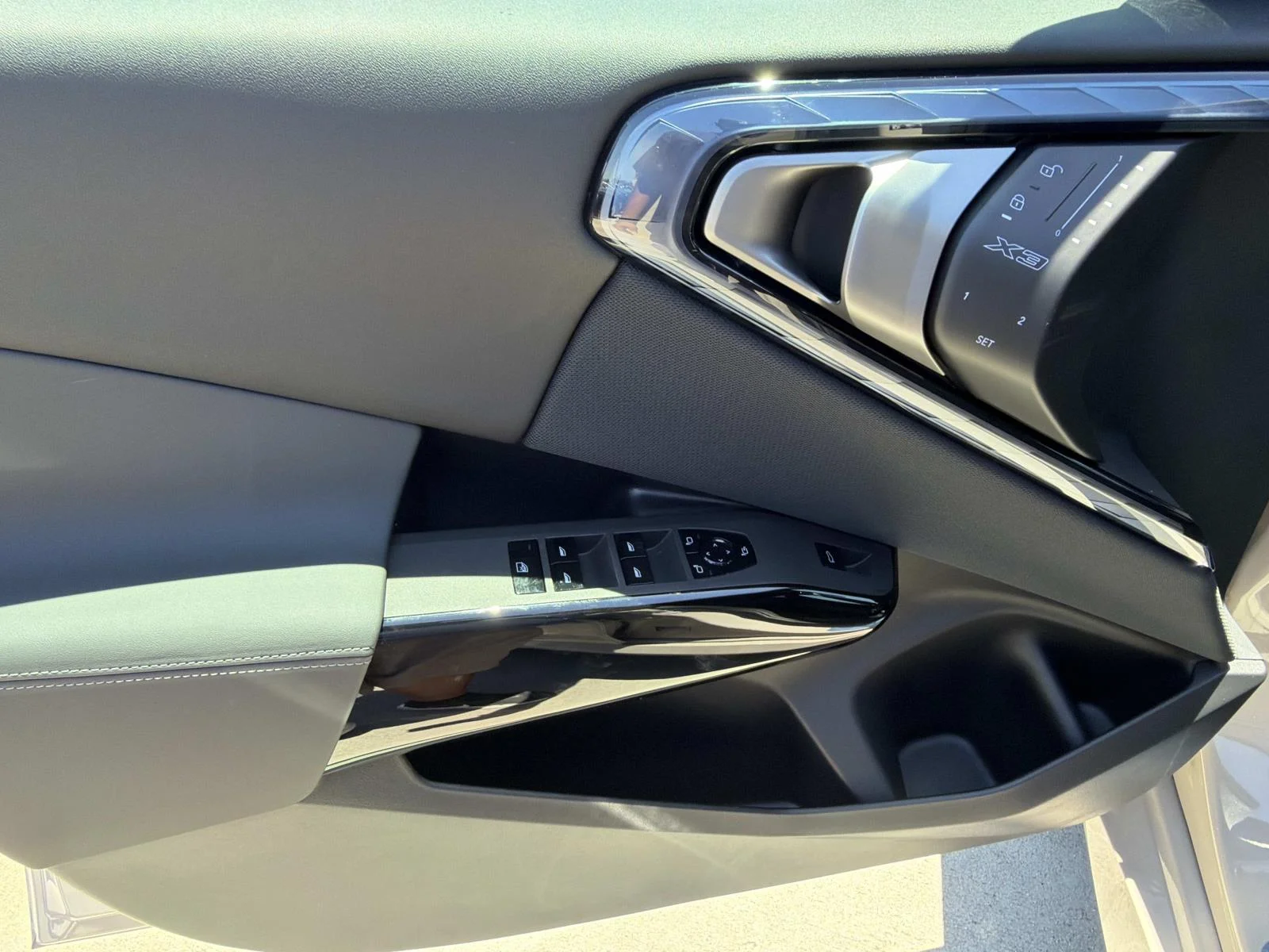 New 2026 Dune Grey Metallic BMW 30 xDrive image 12
