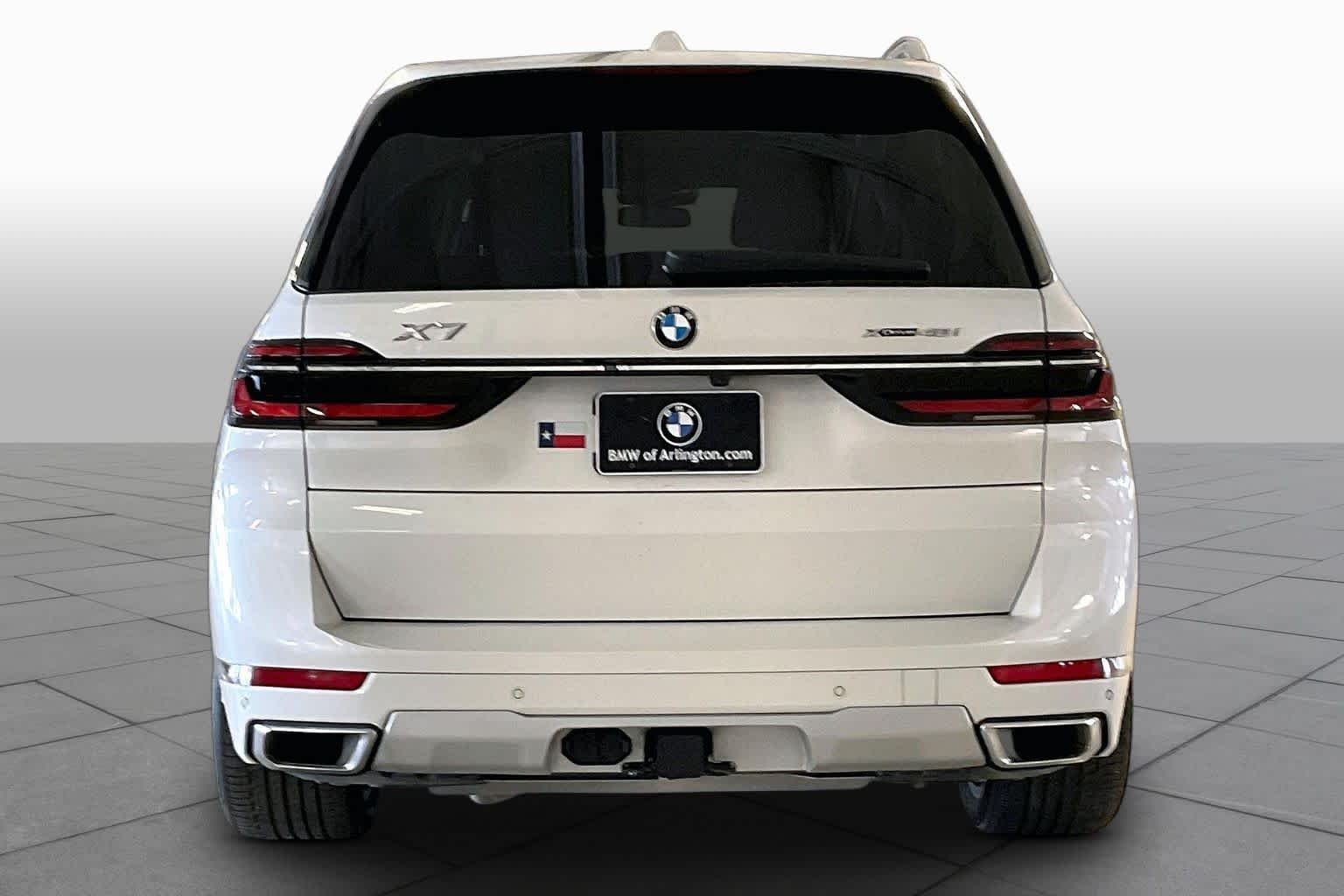 Used 2023 Mineral White Metallic BMW xDrive40i image 4