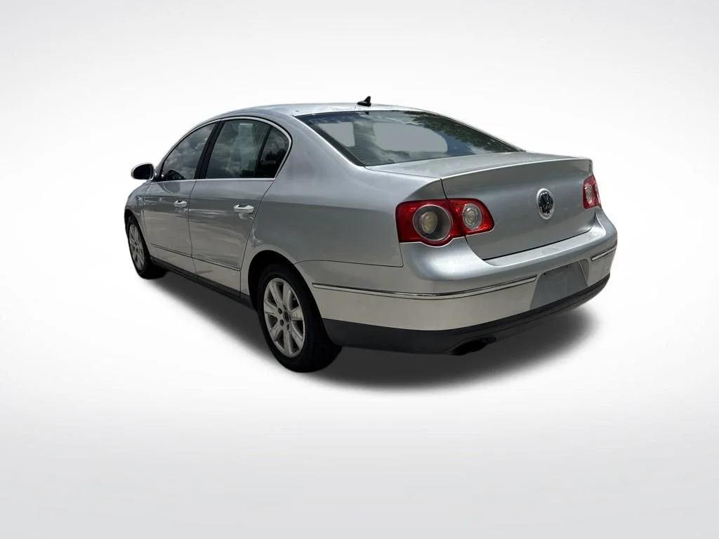 Used 2007 Black Volkswagen 2.0T image 6