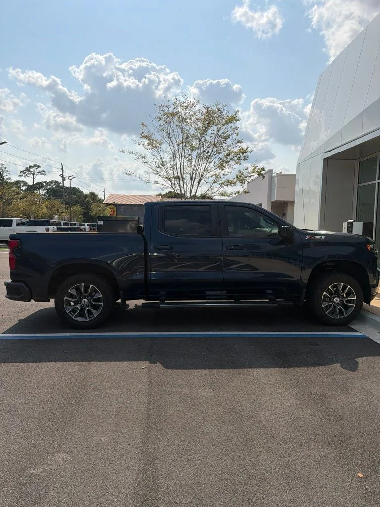 Used 2020 Blue Chevrolet RST image 4
