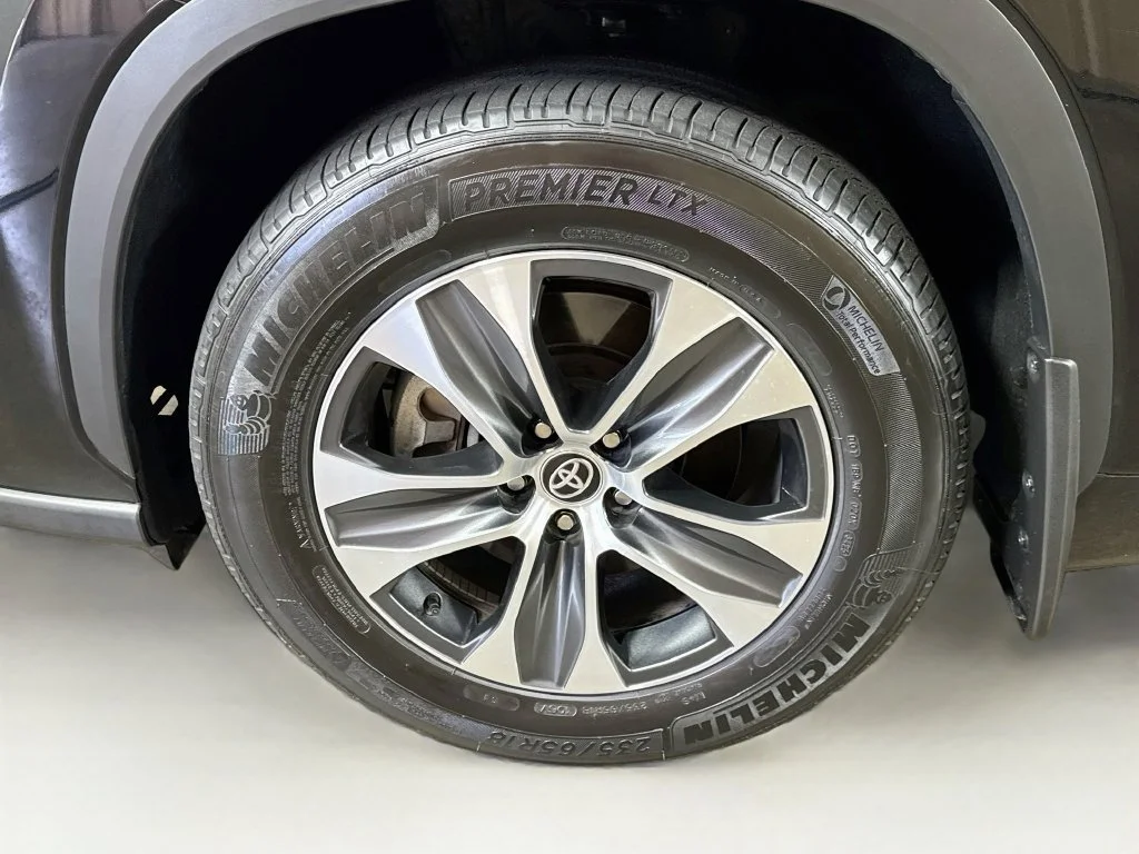 Used 2026 Black Toyota XLE image 43
