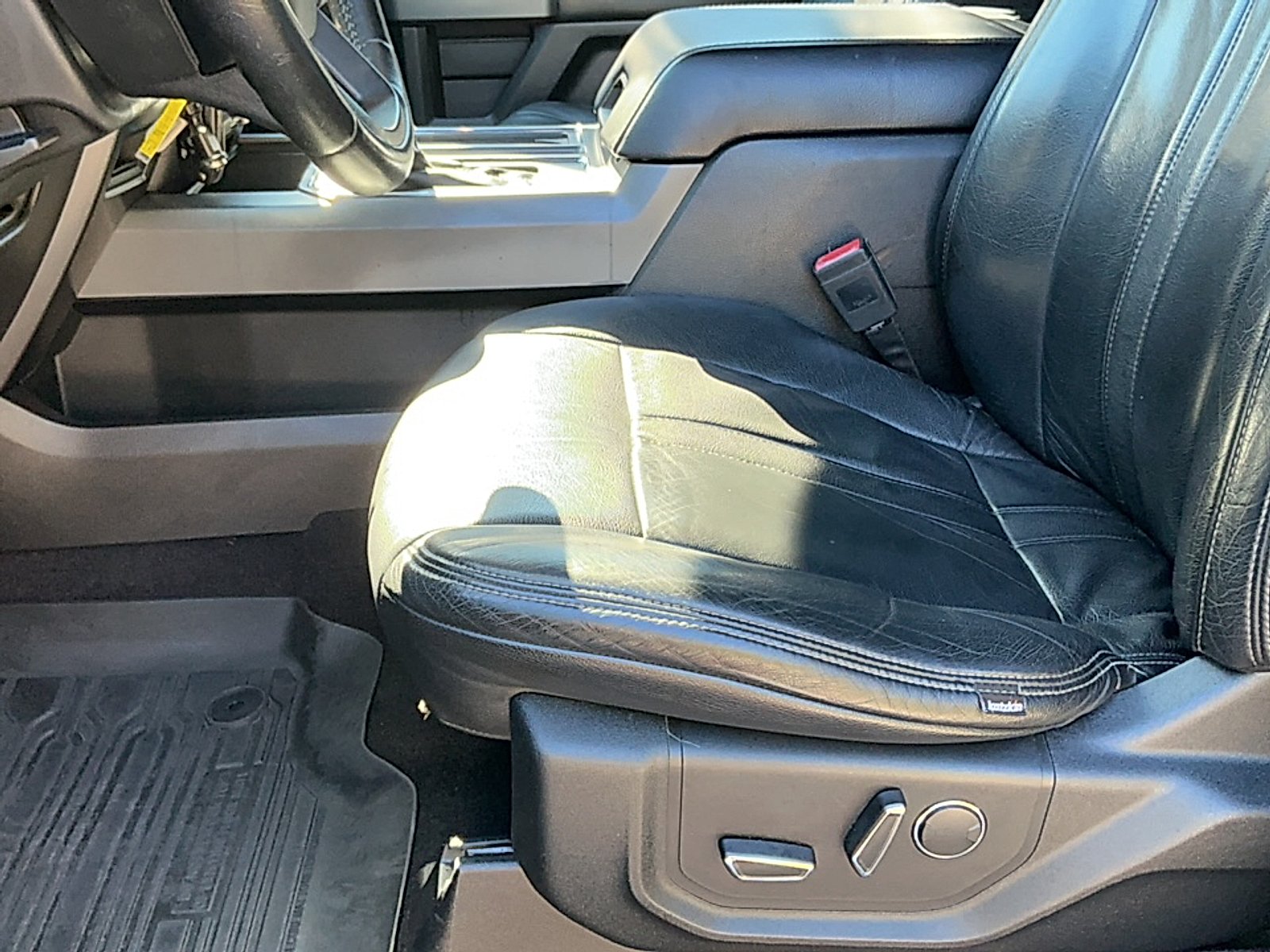 Used 2018 Magnetic Metallic Ford XLT image 22