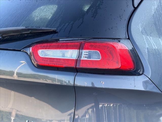 Used 2016 Granite Crystal Metallic Clearcoat Jeep Limited image 10