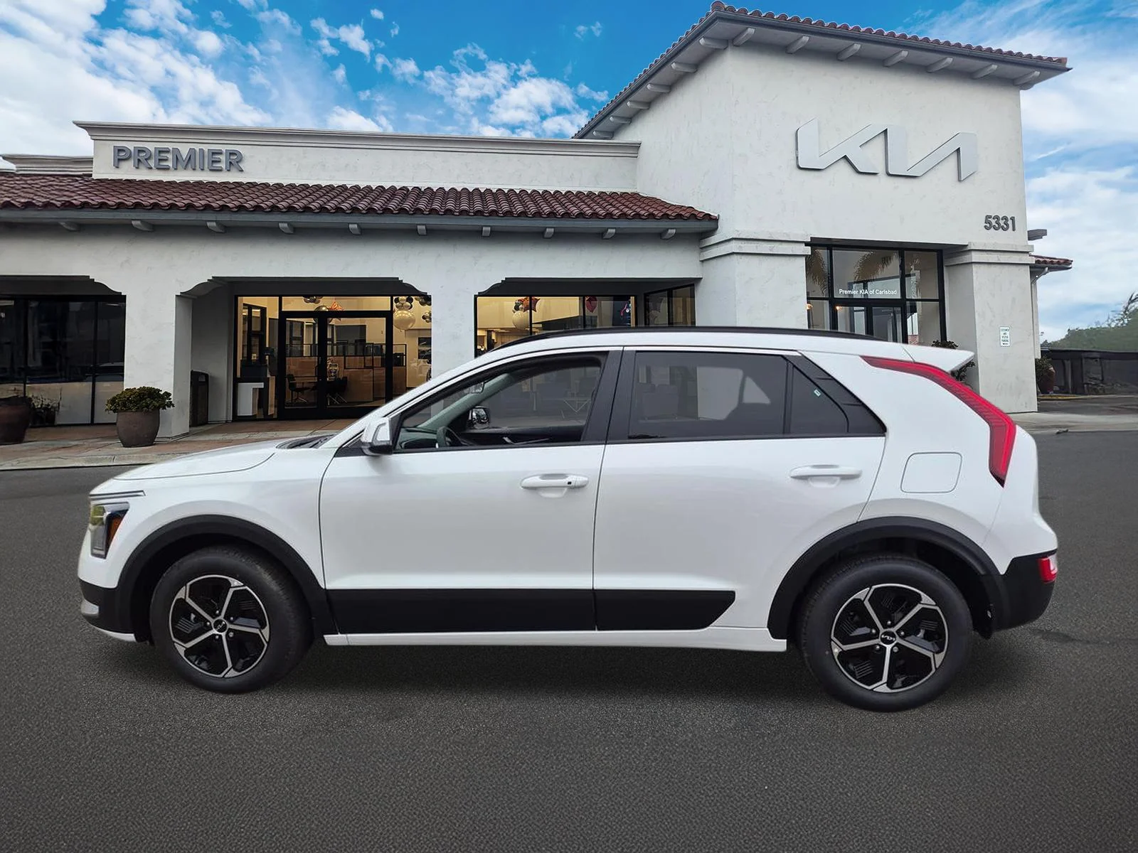 New 2026 Snow White Pearl Kia EX image 5