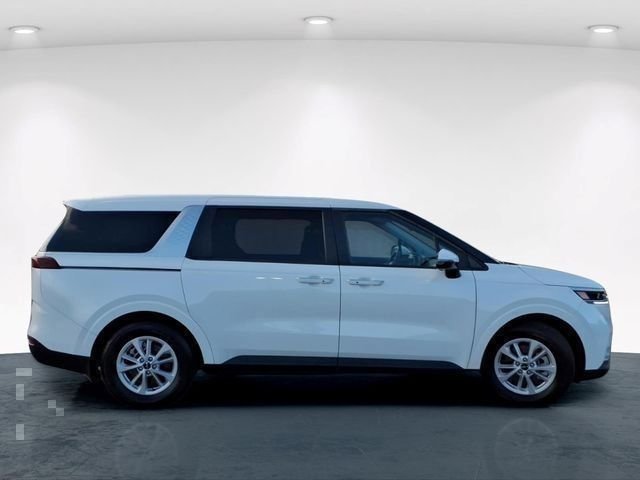 Used 2024 White Kia LX image 7