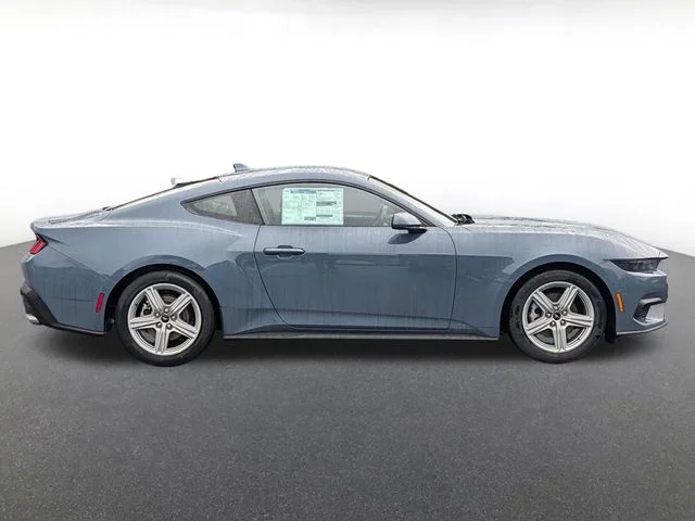 2026 Ford Mustang EcoBoost Fastback - Photo 2
