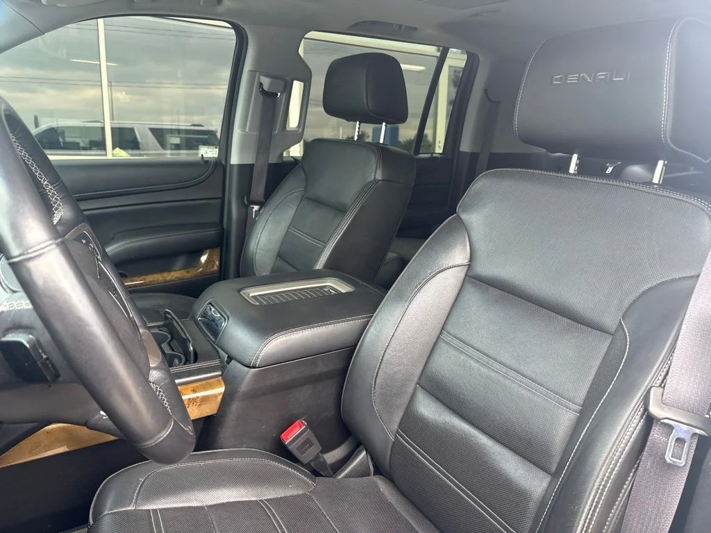 Used 2017 White GMC Denali image 12