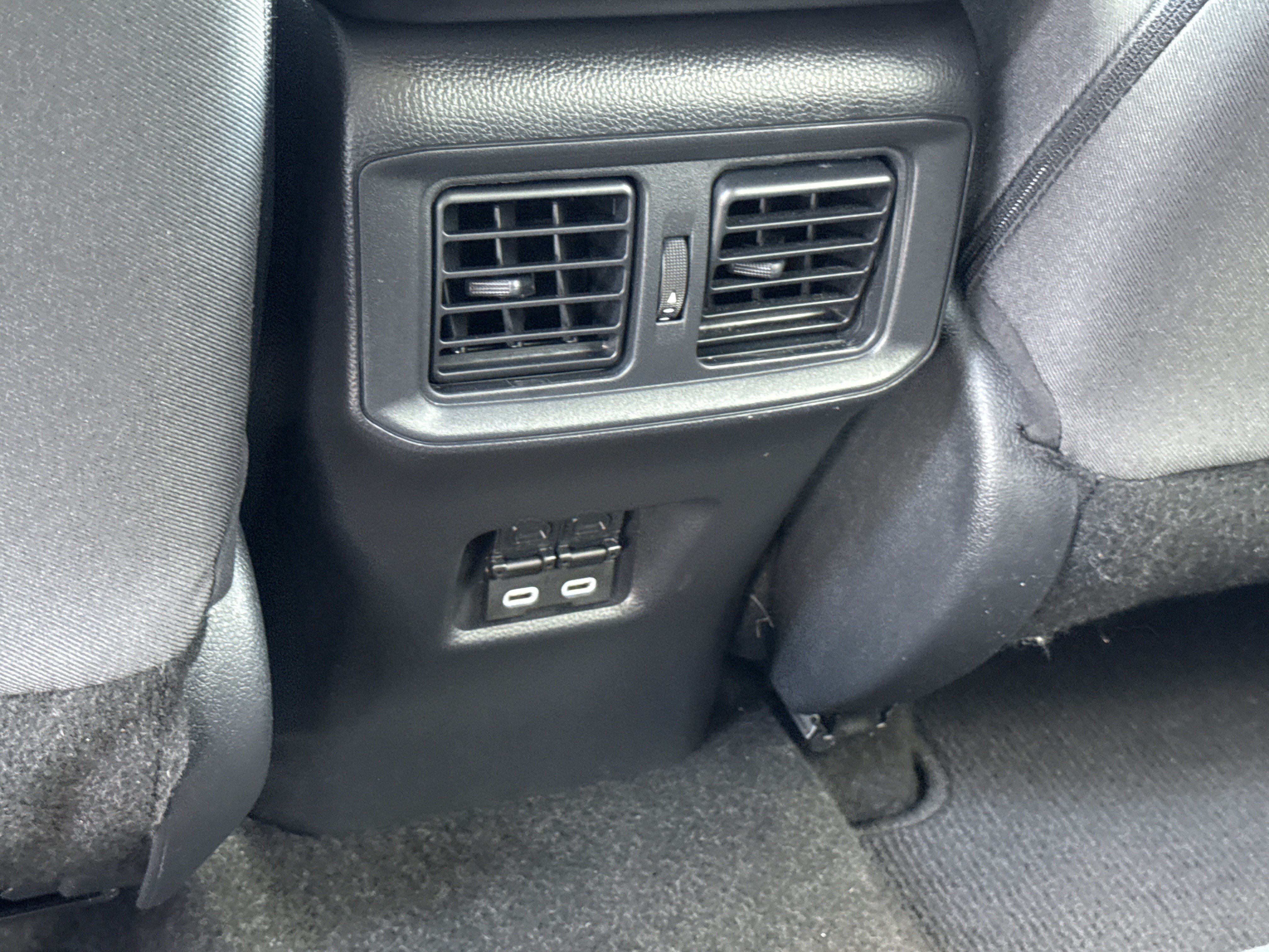 2023 Toyota RAV4 XLE - Photo 14