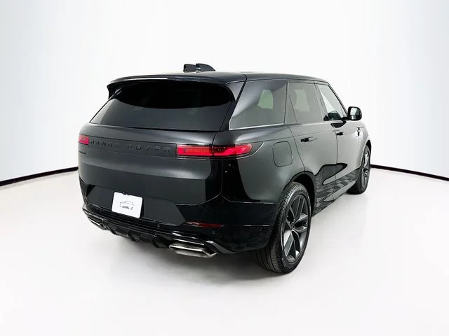 New 2026 Black Land Rover Dynamic SE image 5