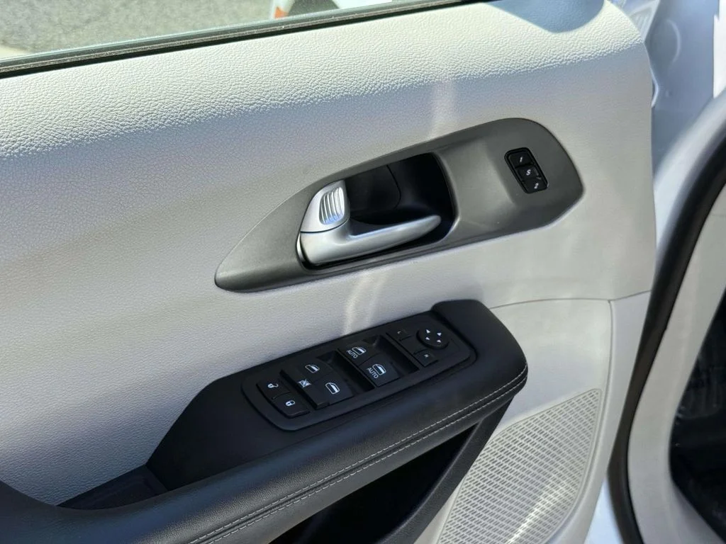 Used 2024 White Chrysler Touring L image 32