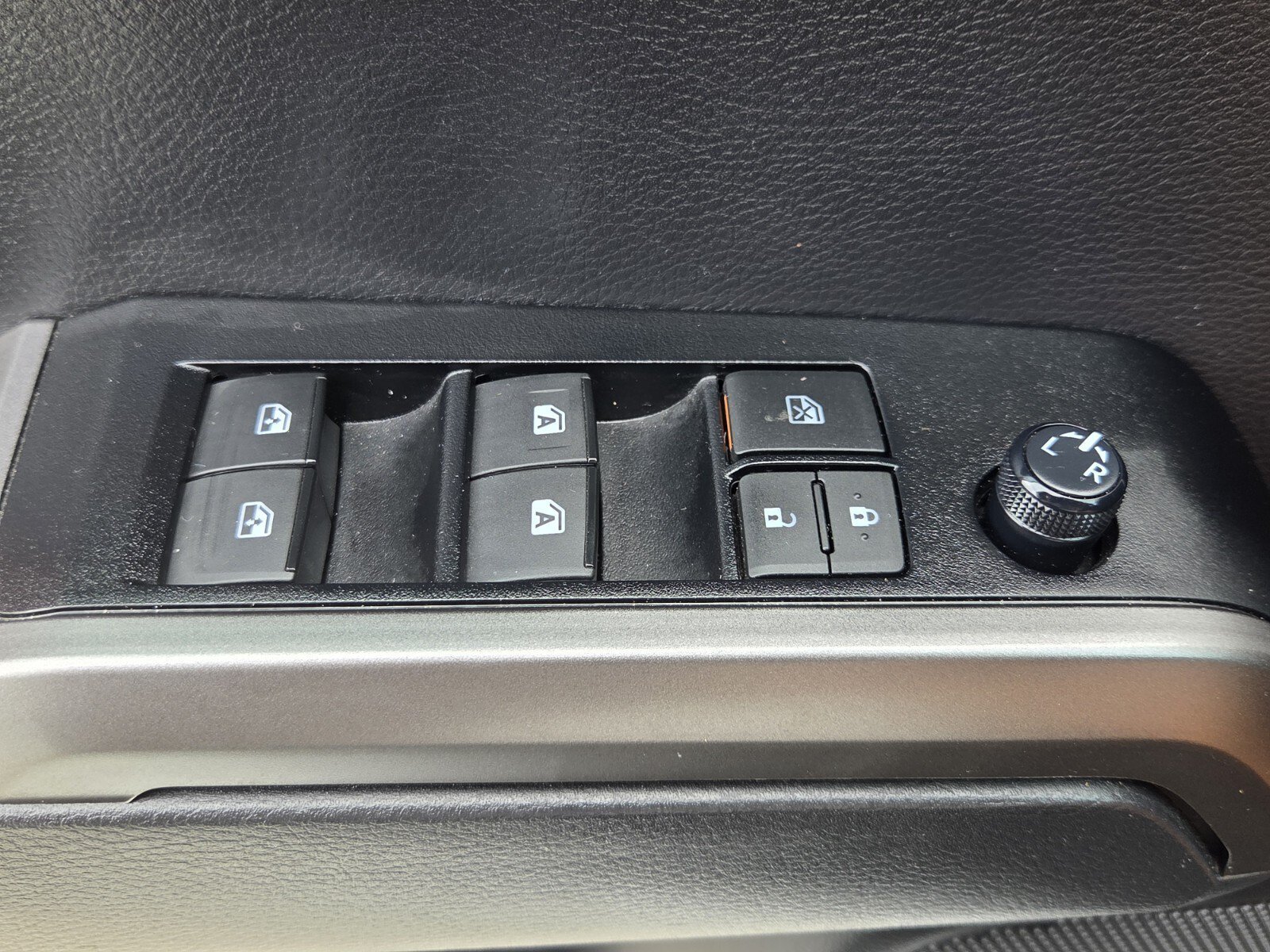 Used 2023 Ice Toyota SR5 image 13