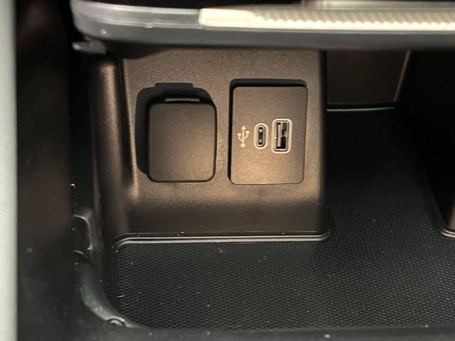 Used 2025 Carbonized Gray Ford Active image 32