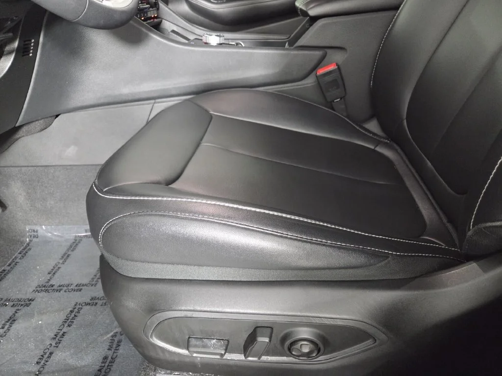 Used 2025 Bright White Clearcoat Jeep Limited image 10