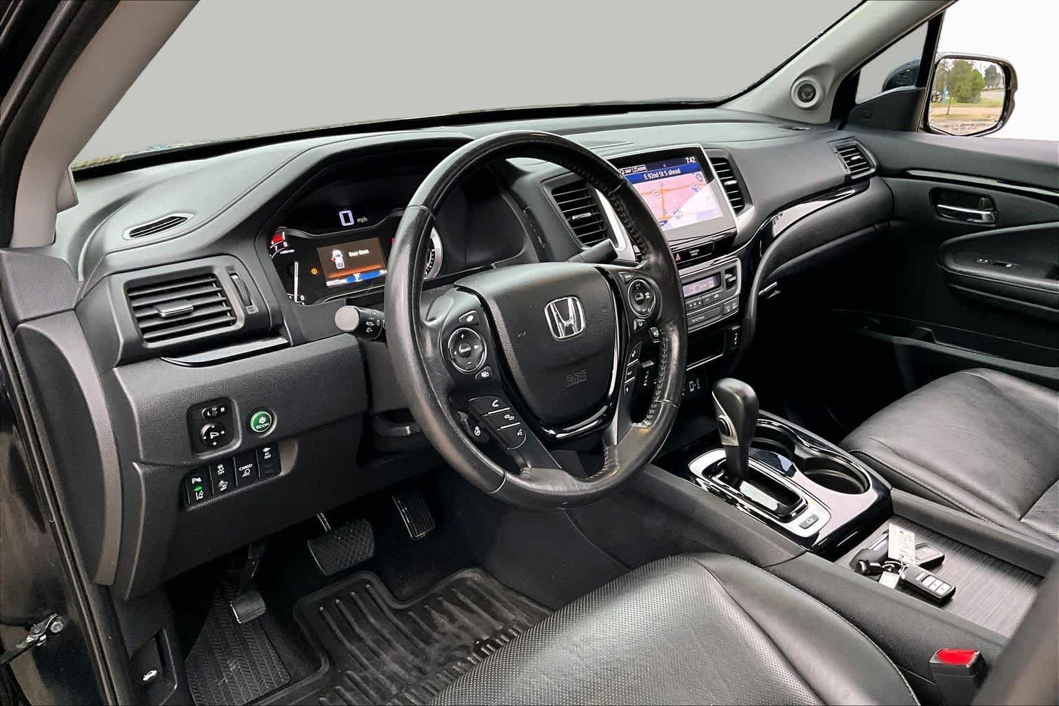 Certified Used 2018 Crystal Black Pearl Honda RTL-E image 18