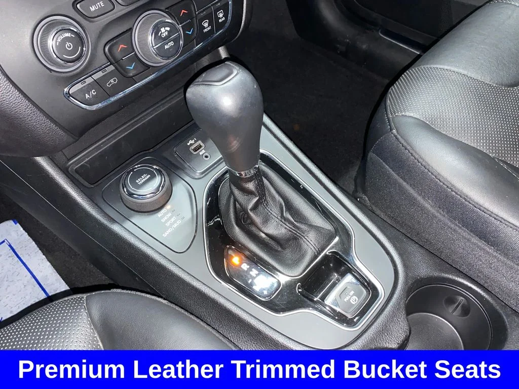 Used 2020 Silver Jeep Limited image 21