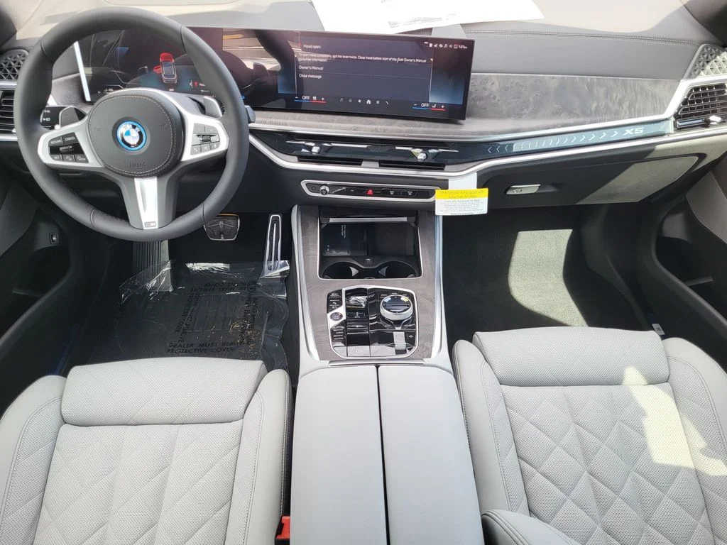 New 2026 Skyscraper Grey Metallic BMW xDrive50e image 23
