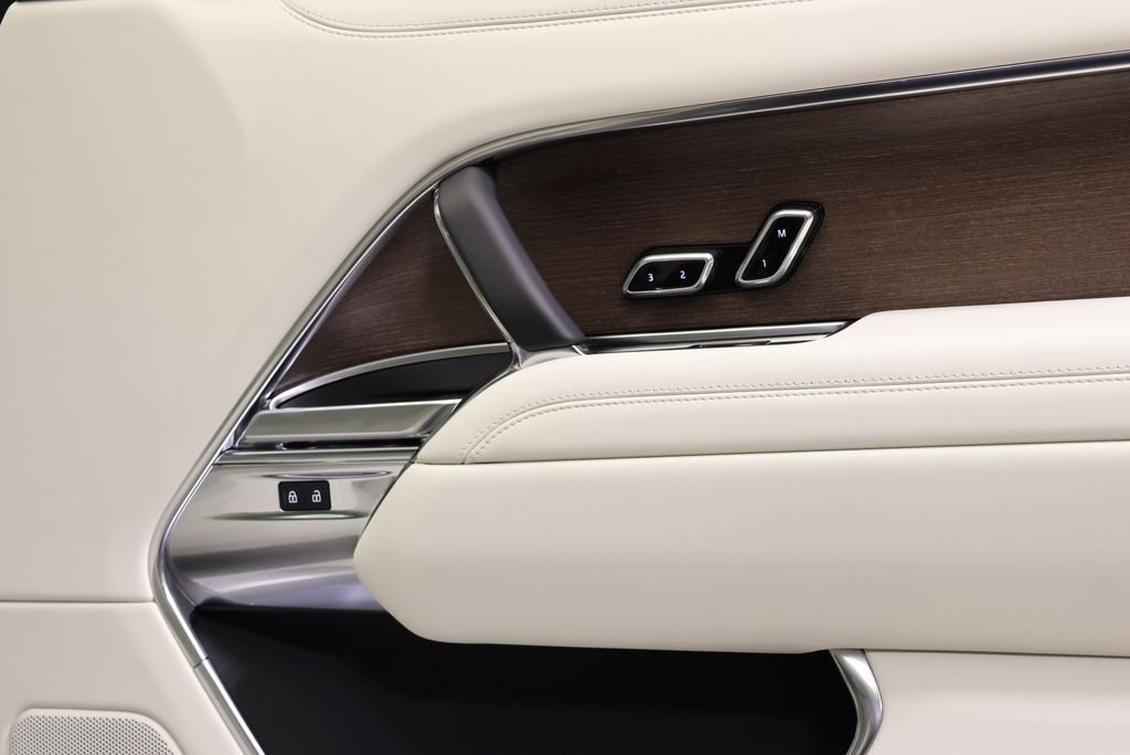 New 2026 Varesine Blue LAND ROVER SE PHEV image 38