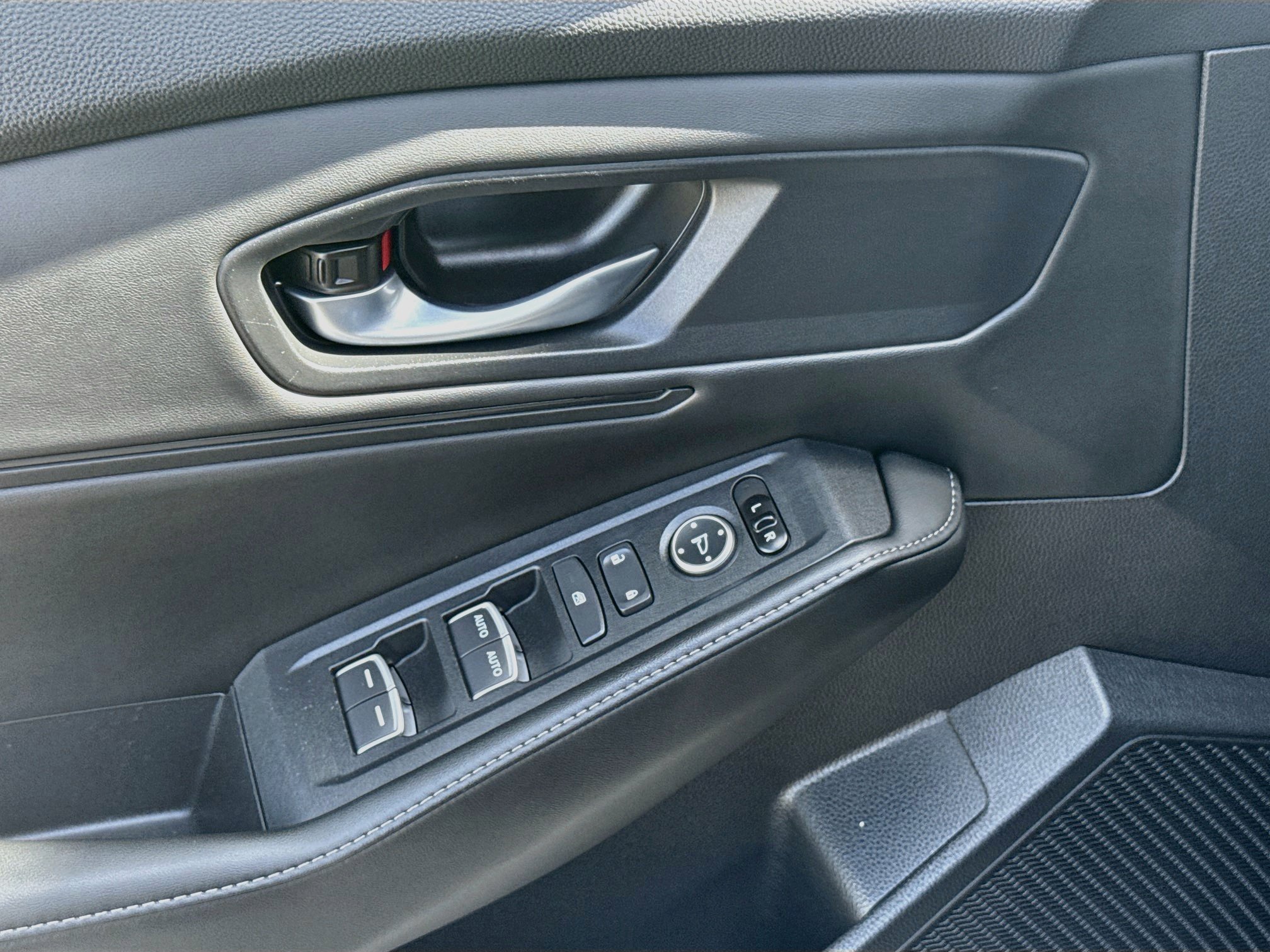 2025 Honda Accord Hybrid Sport - Photo 16