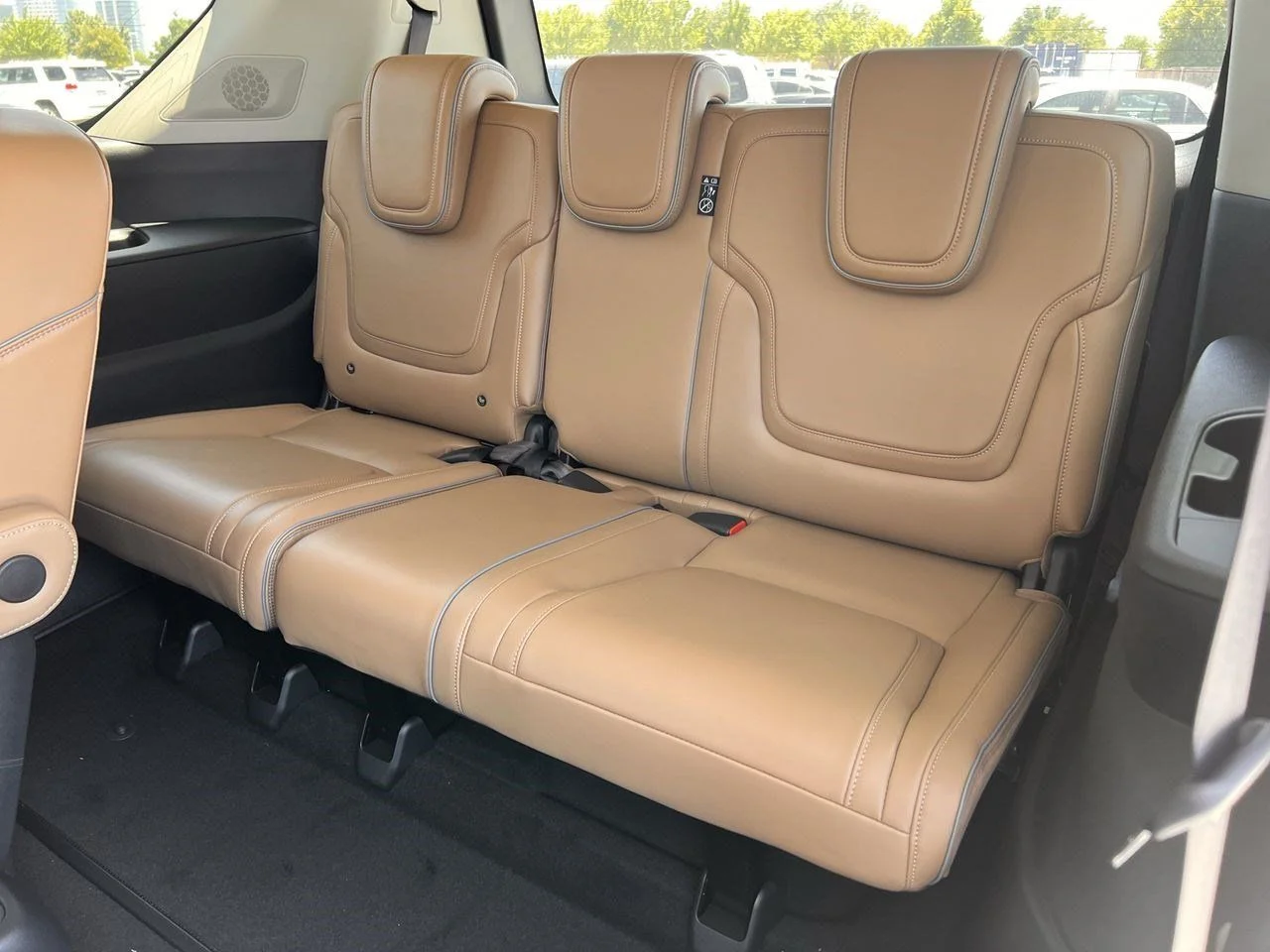New 2027 RADIANT WHITE INFINITI Luxe 2WD image 27