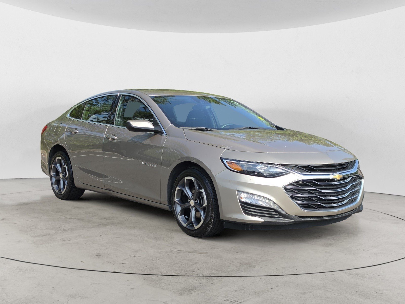 Used 2024 Mineral Gray Metallic Chevrolet LT image 2