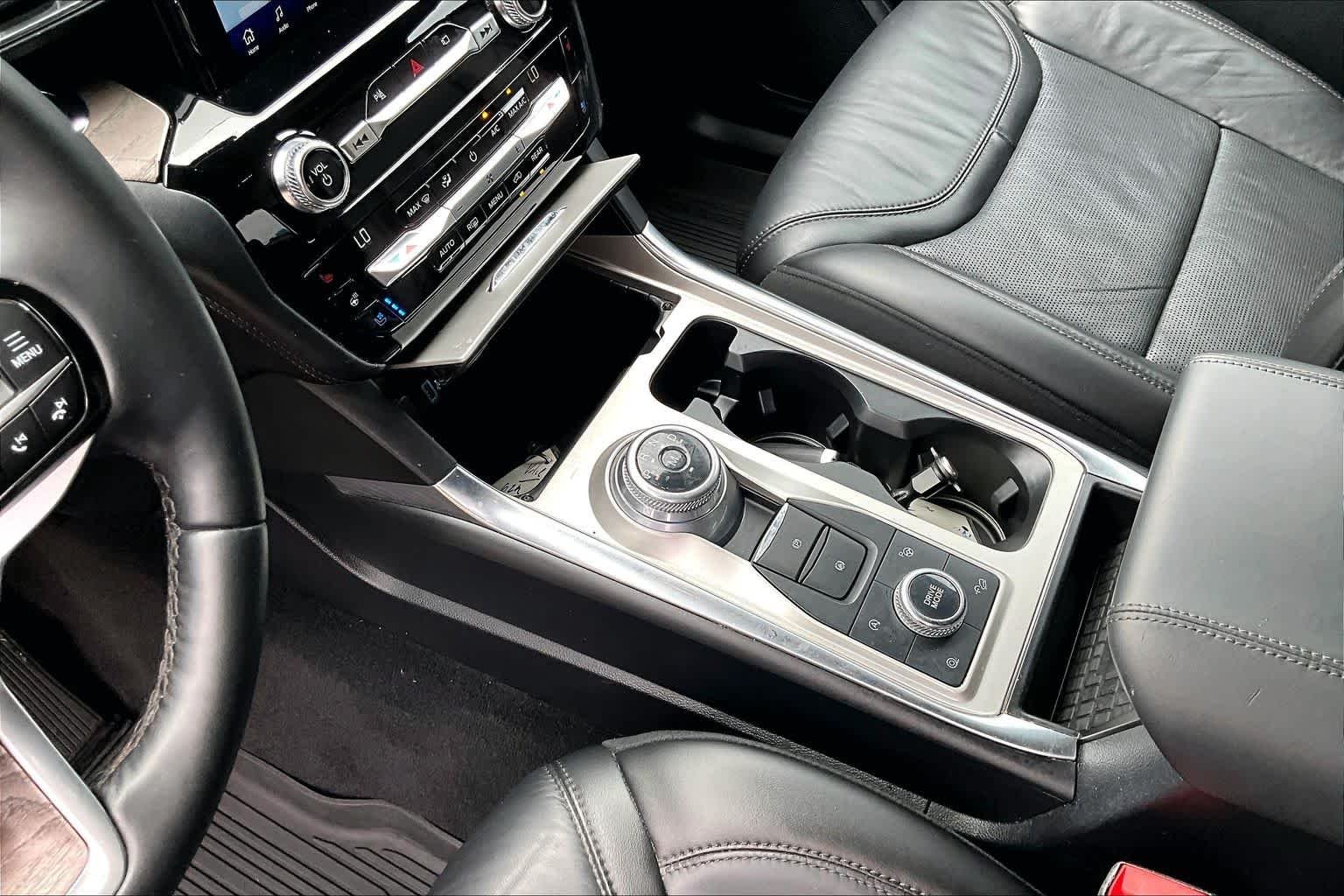Used 2021 Carbonized Gray Metallic Ford Platinum image 17
