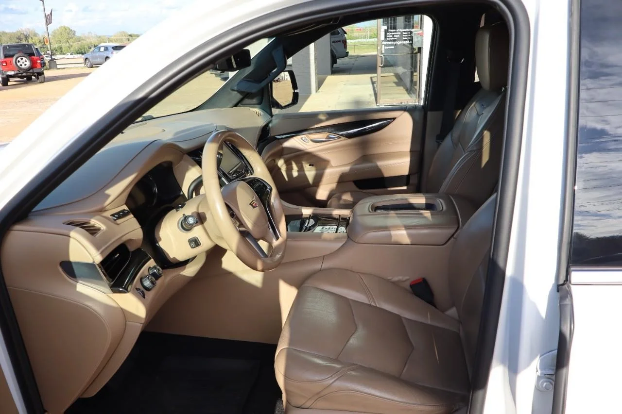 Used 2019 Crystal White Tricoat Cadillac Platinum image 9