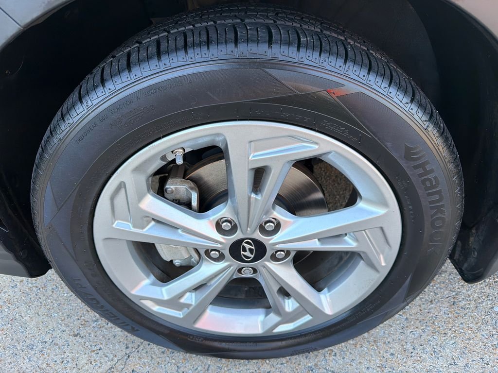 2022 Hyundai Kona SEL - Photo 11