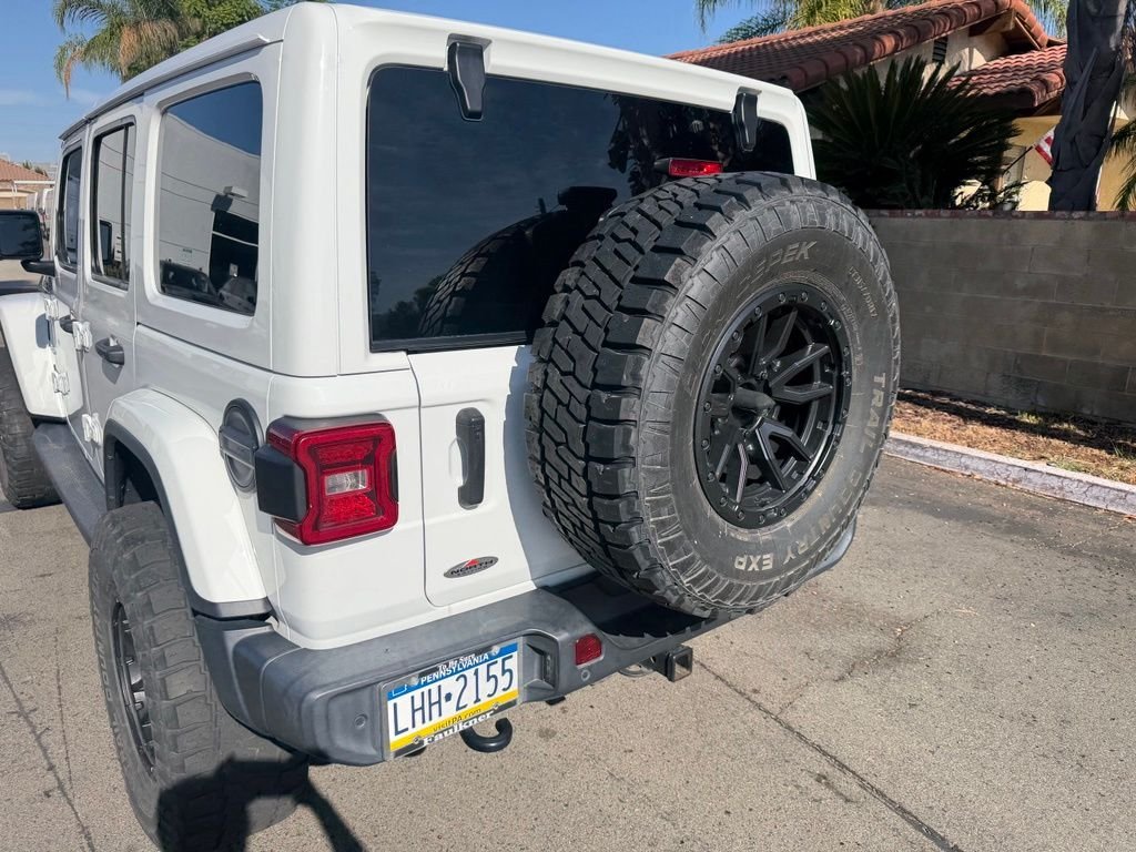Used 2020 White Jeep Unlimited Sahara image 10