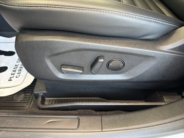 Used 2022 Silver Ford SEL image 17
