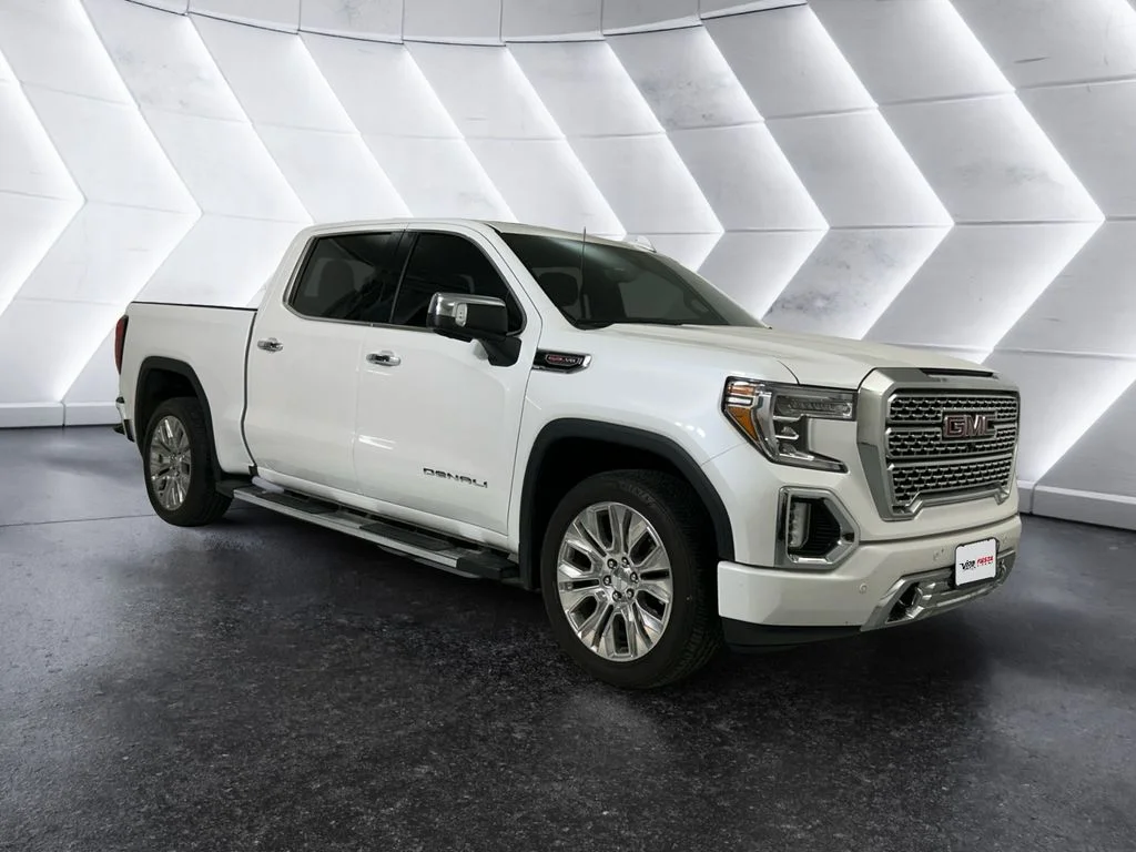 Used 2020 White GMC Denali image 1