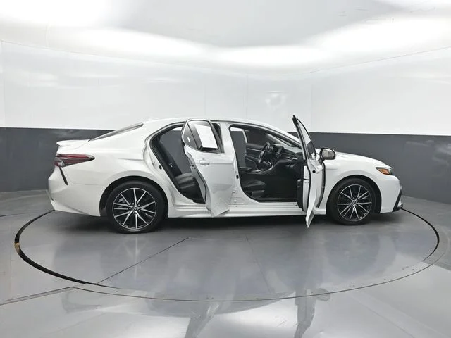 Used 2023 White Toyota SE image 33