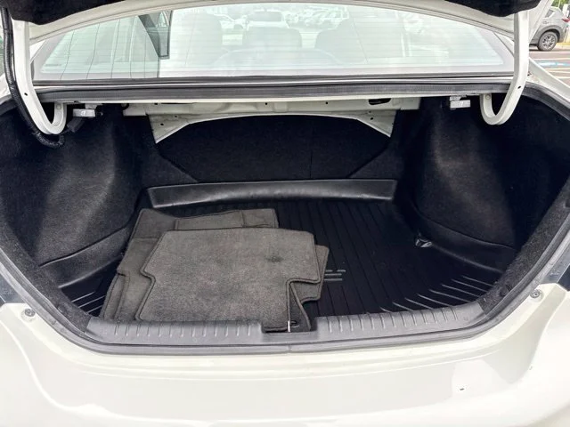 Used 2014 White Honda EX-L image 5