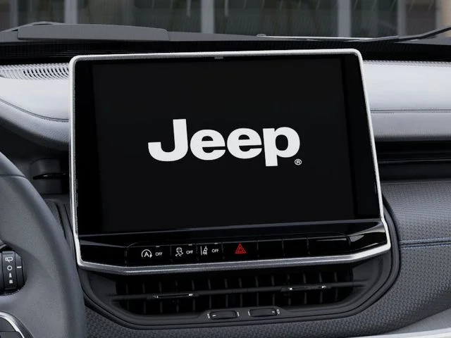 New 2026 Silver Zynith Metallic Clearcoat Jeep Latitude image 18