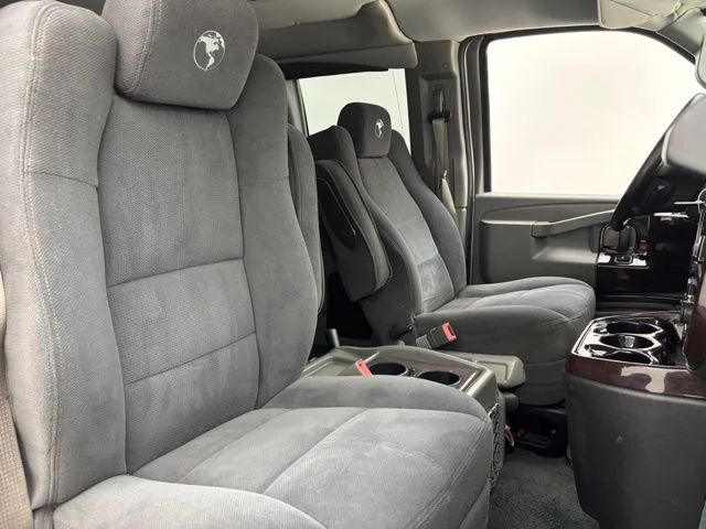 Used 2019 Silver Ice Metallic Chevrolet Explorer Limited SE image 24