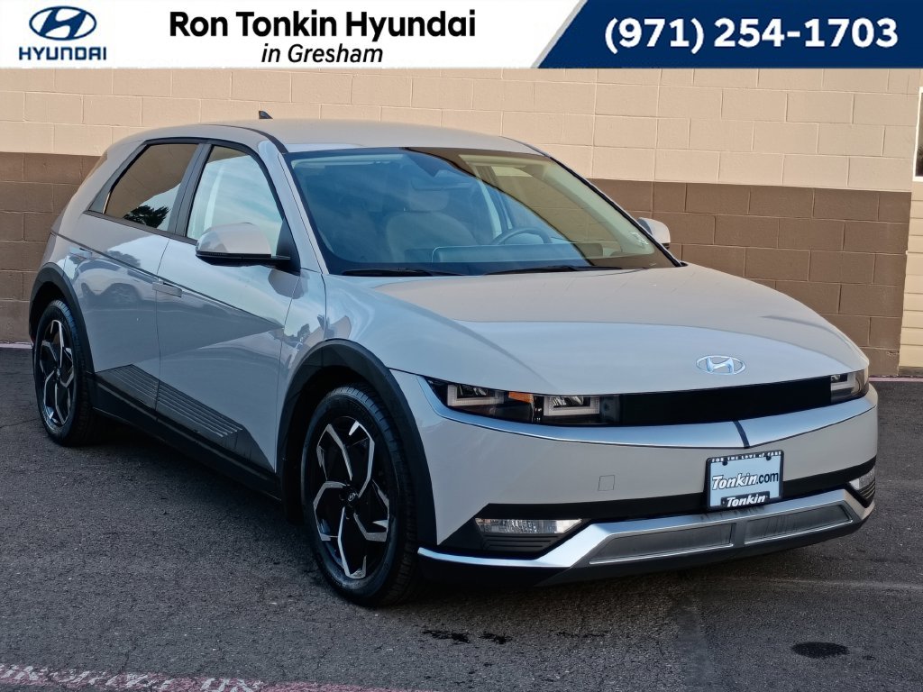 Certified Used 2023 Gray Hyundai SE image 1