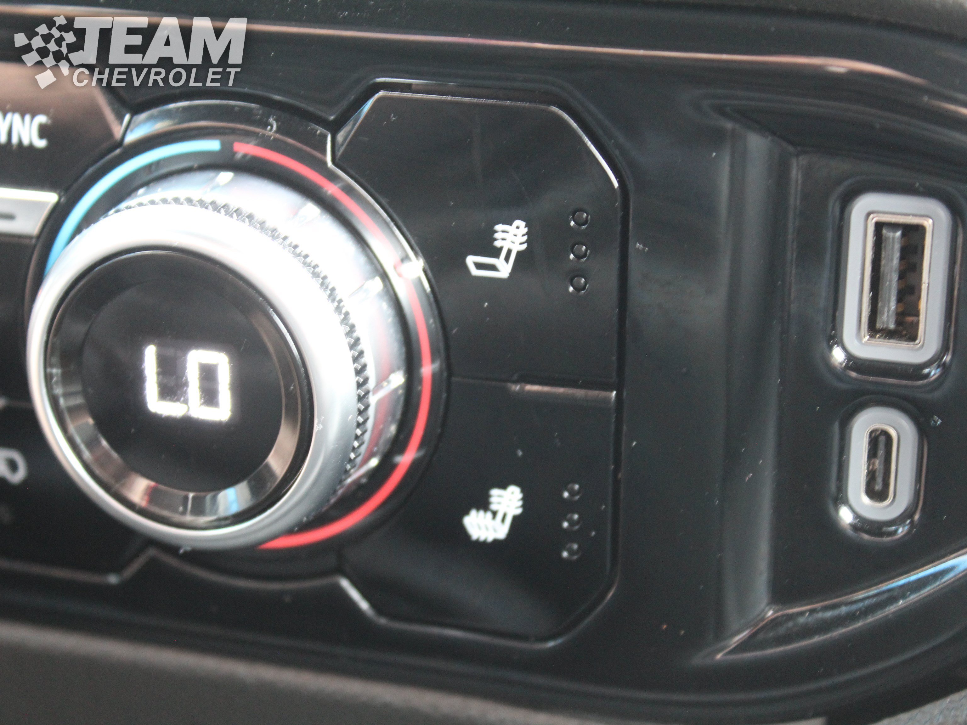 2023 GMC Sierra 1500 SLT - Photo 19