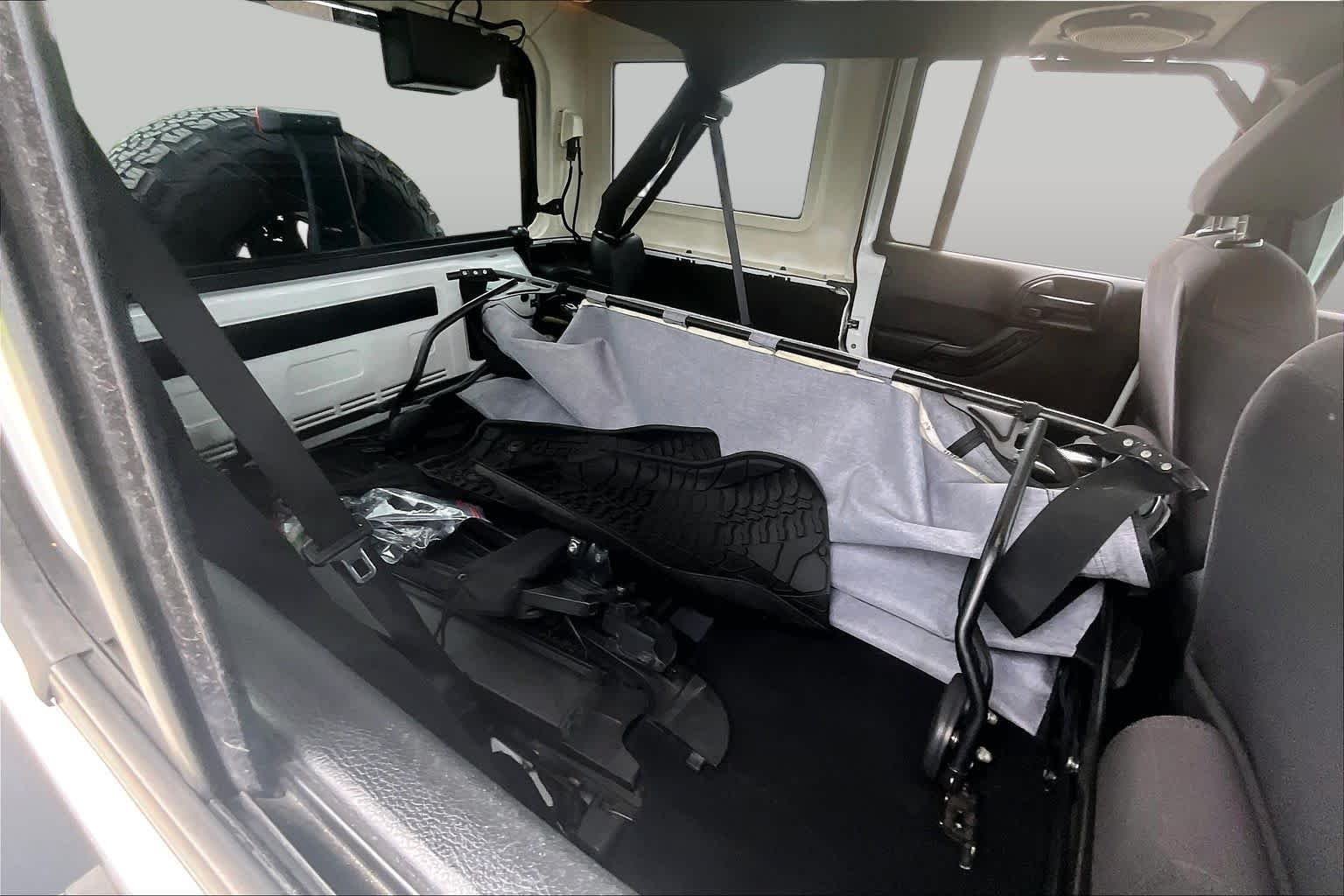 Used 2014 Bright White Clearcoat Jeep Sport image 18