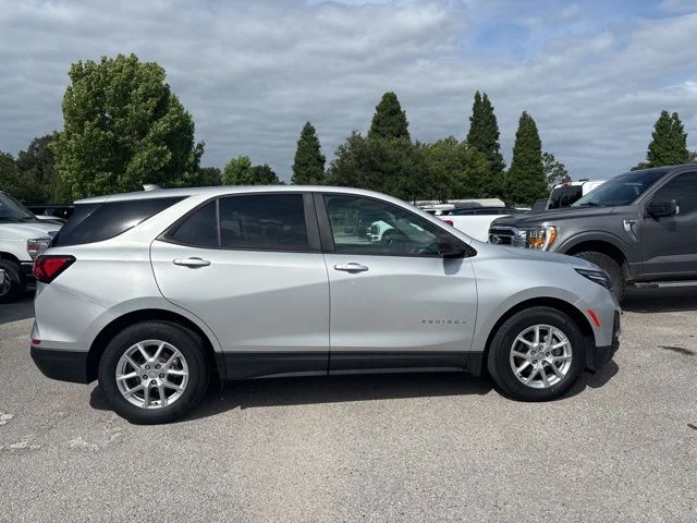 Used 2022 Silver Chevrolet LS image 4